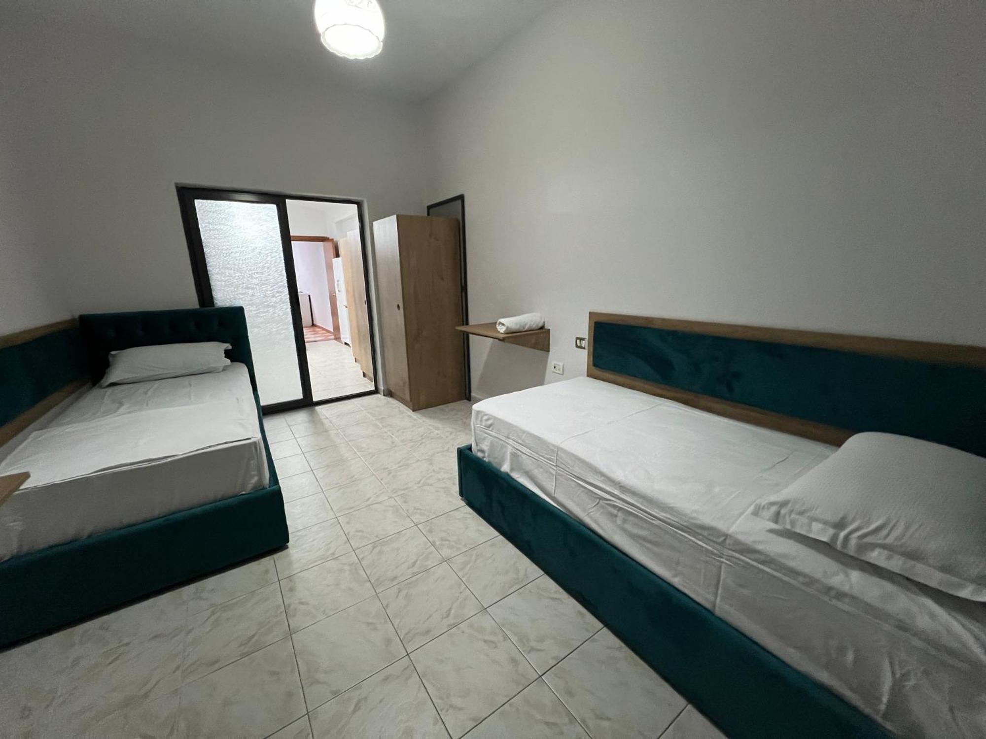 Sisterhood Hostel-Female Only Tiranë Ngoại thất bức ảnh